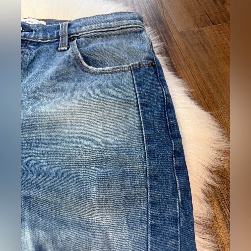 Abercrombie & Fitch The Mom High Rise Two Tone Distressed 31/12R - Picture 4 of 8
